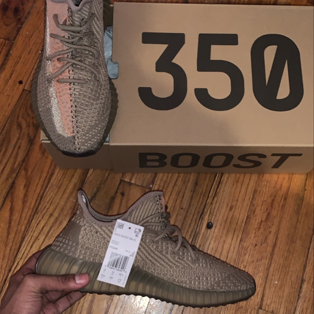 Yeezys boost 350 v2